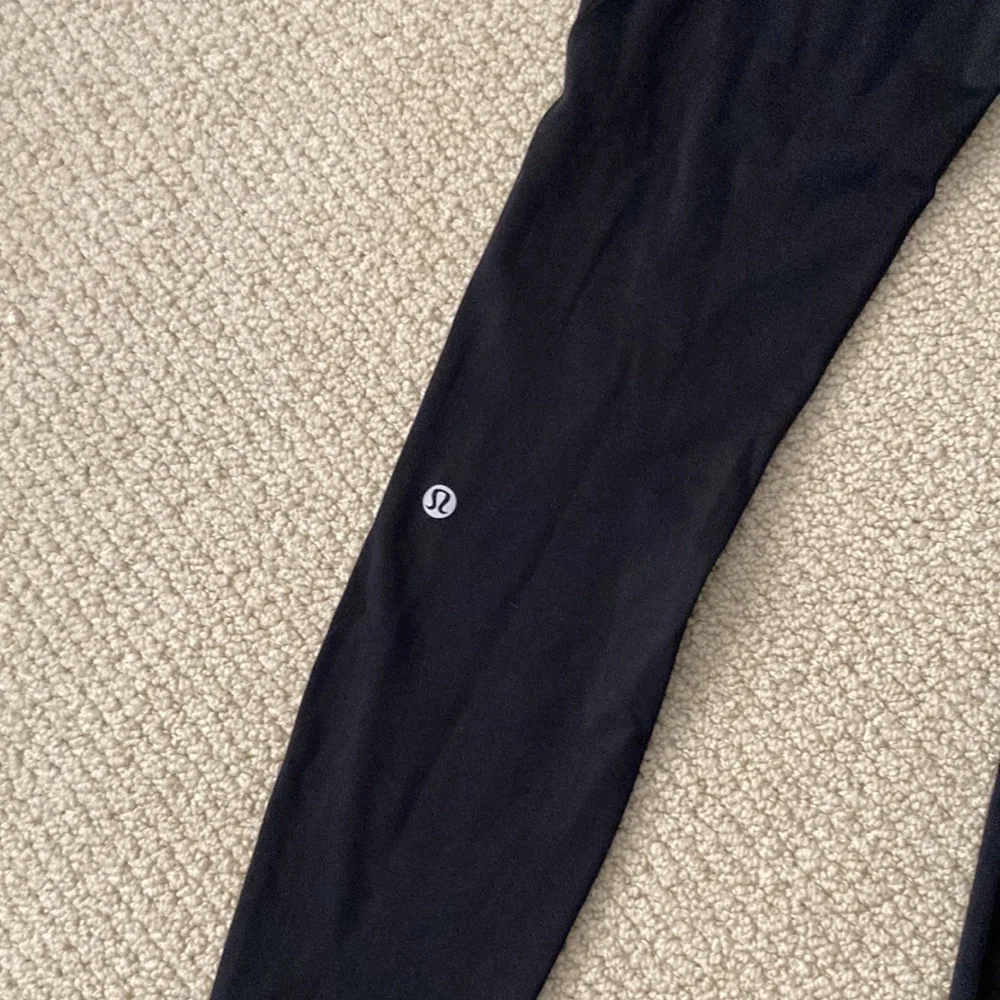 Lululemon Fast and Free High Rise Tight 25” 2017 Black Size 6 Nulux Pockets EUC